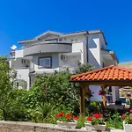 Vesna By Interhome *