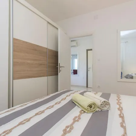 Vesna By Interhome Appartement Grebaštica
