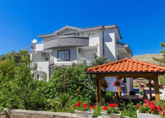 公寓 Apartment Apartmani Vesna Grebastica By Interhome *