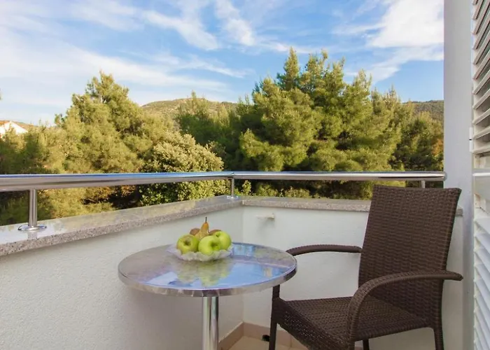 Apartment Apartmani Vesna Grebastica By Interhome *