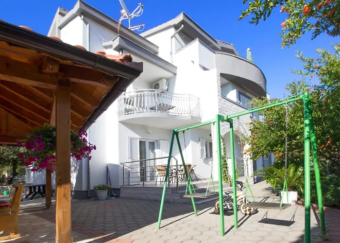 Apartment Apartmani Vesna Grebastica By Interhome *